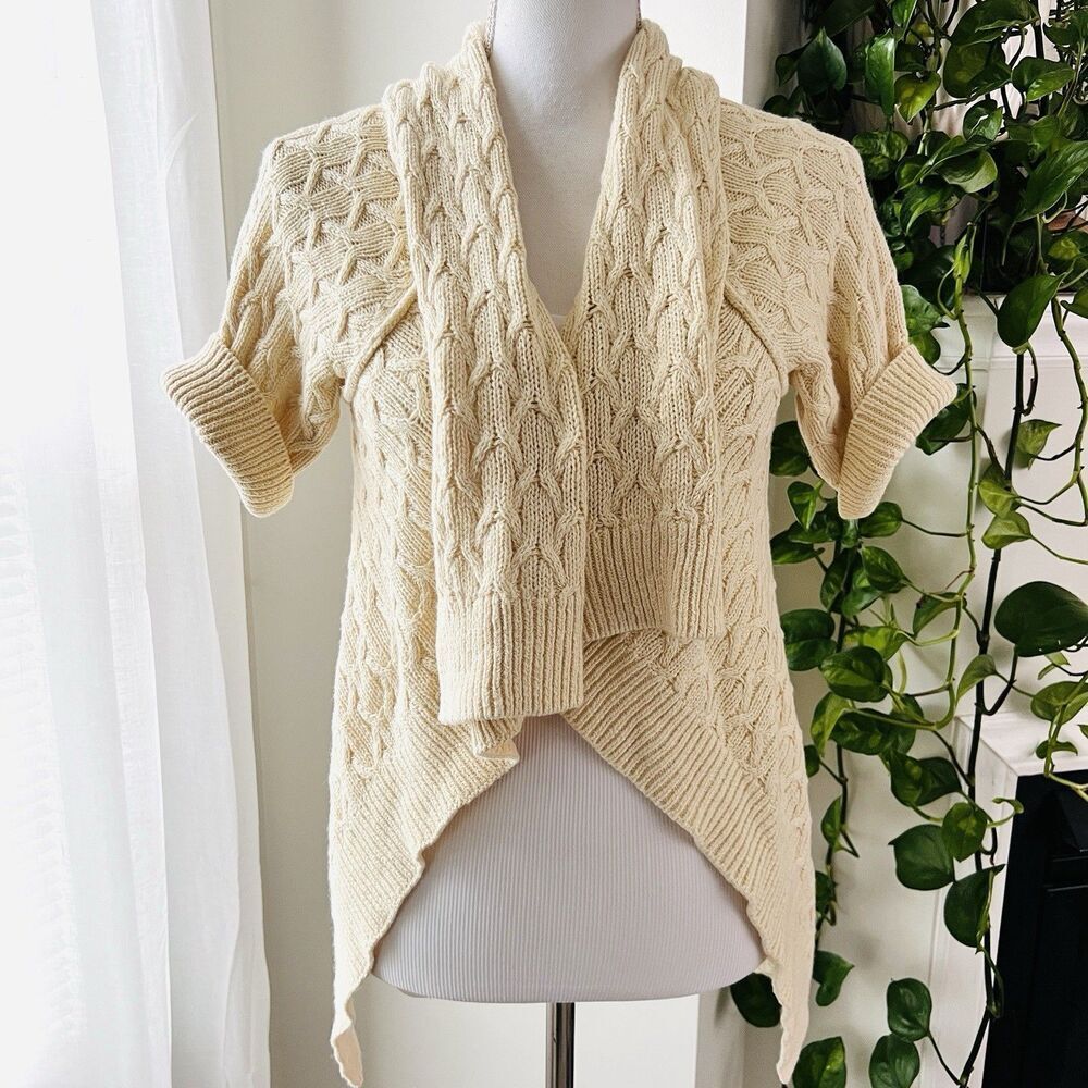 Banana Republic Cream Cable Knit Short Sleeve Cardigan